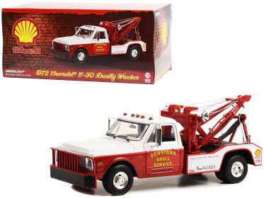 1972 Chevrolet C-30 Dually Wrecker Tow Truck "Downtown Shell Service - Service is Our Business" White and Red 1/18 Diecast Model Car by Greenlight